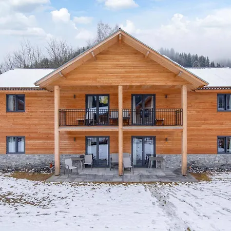 Mit Terrasse דירה אפריץ