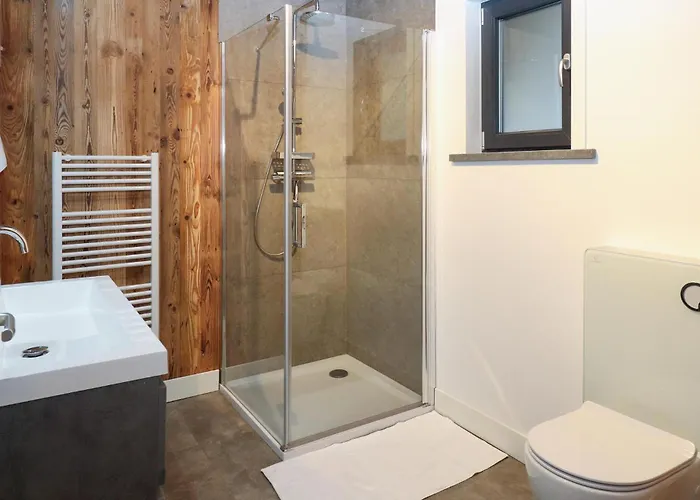 Mit Terrasse * אפריץ